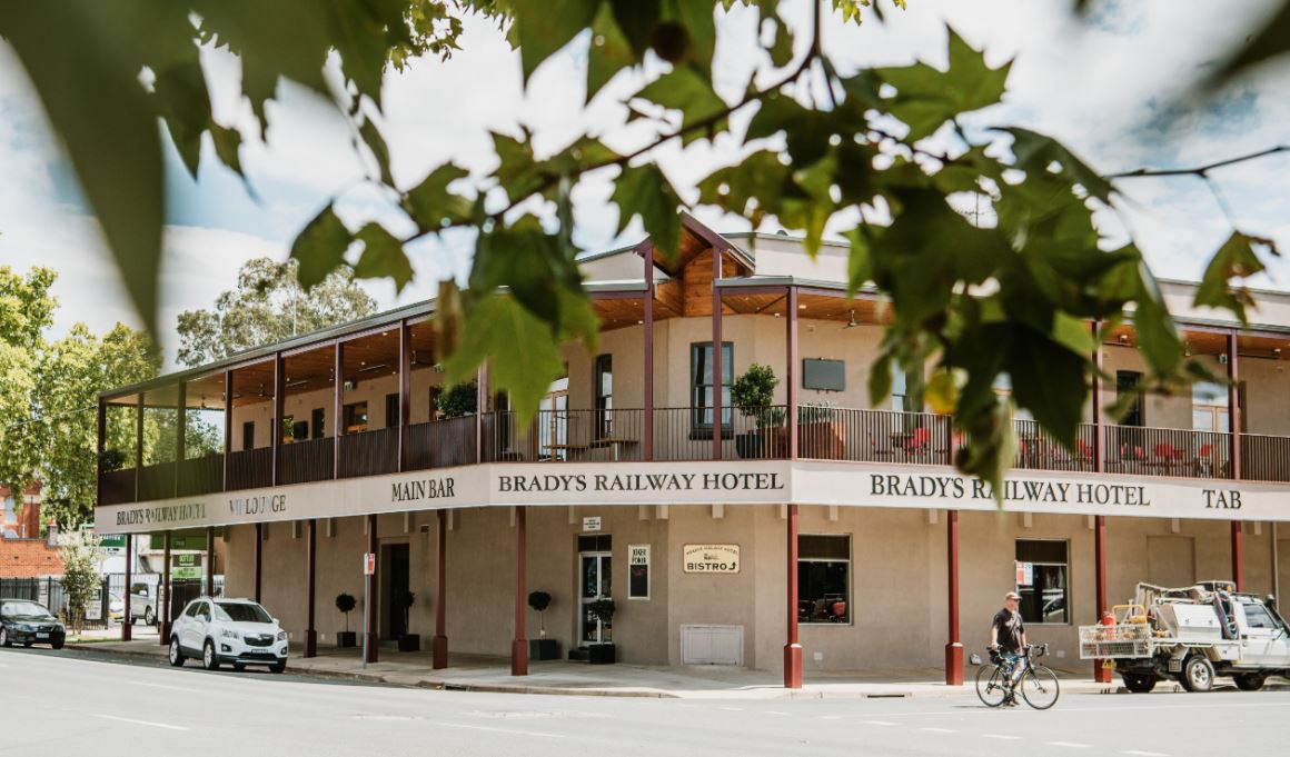 Brady’s Railway Hotel